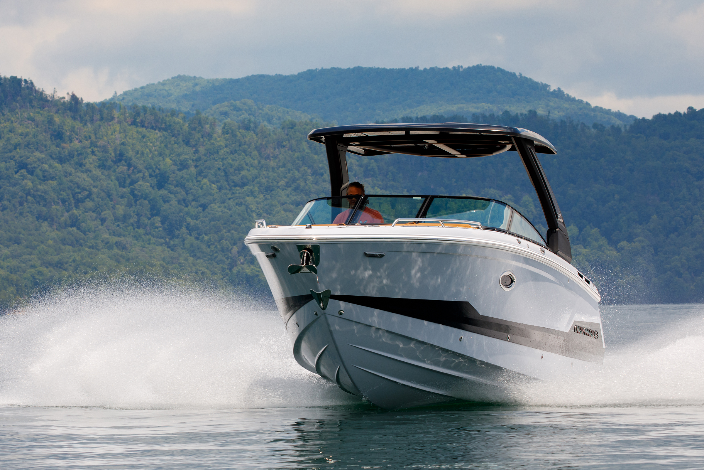 2026-chaparral-ssx-8-water-running